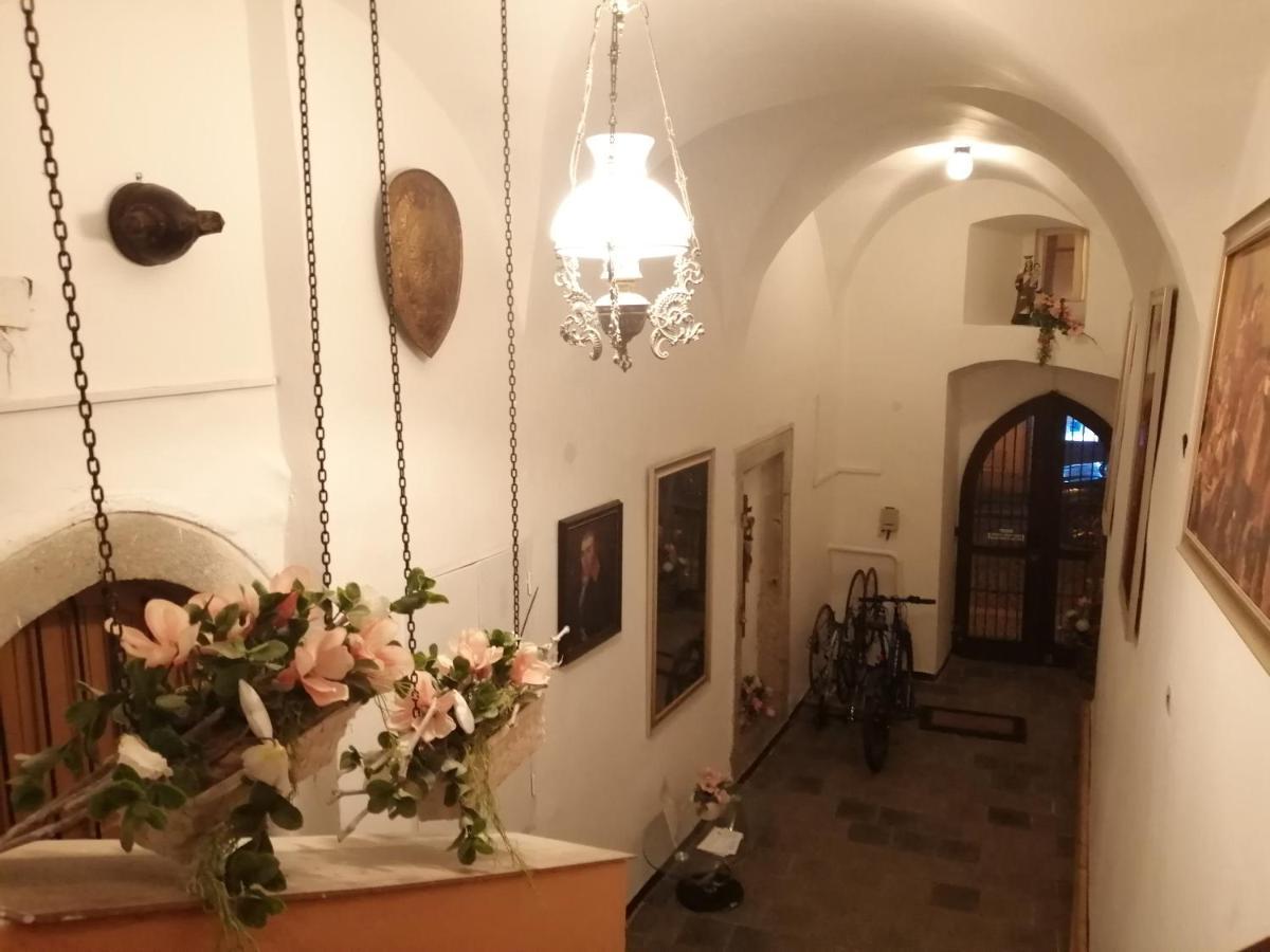 Apartman Deluxe Cheb Bagian luar foto