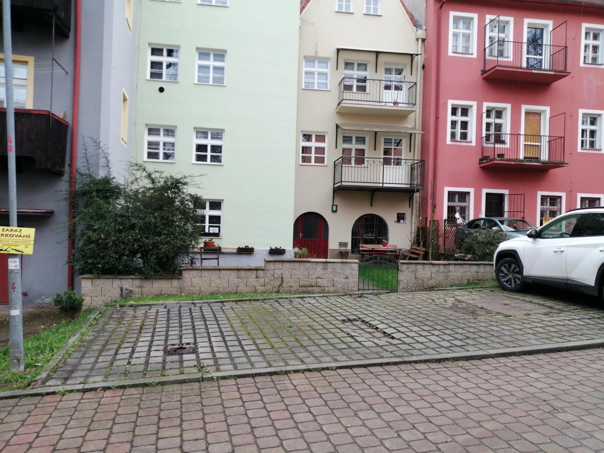 Apartman Deluxe Cheb Bagian luar foto