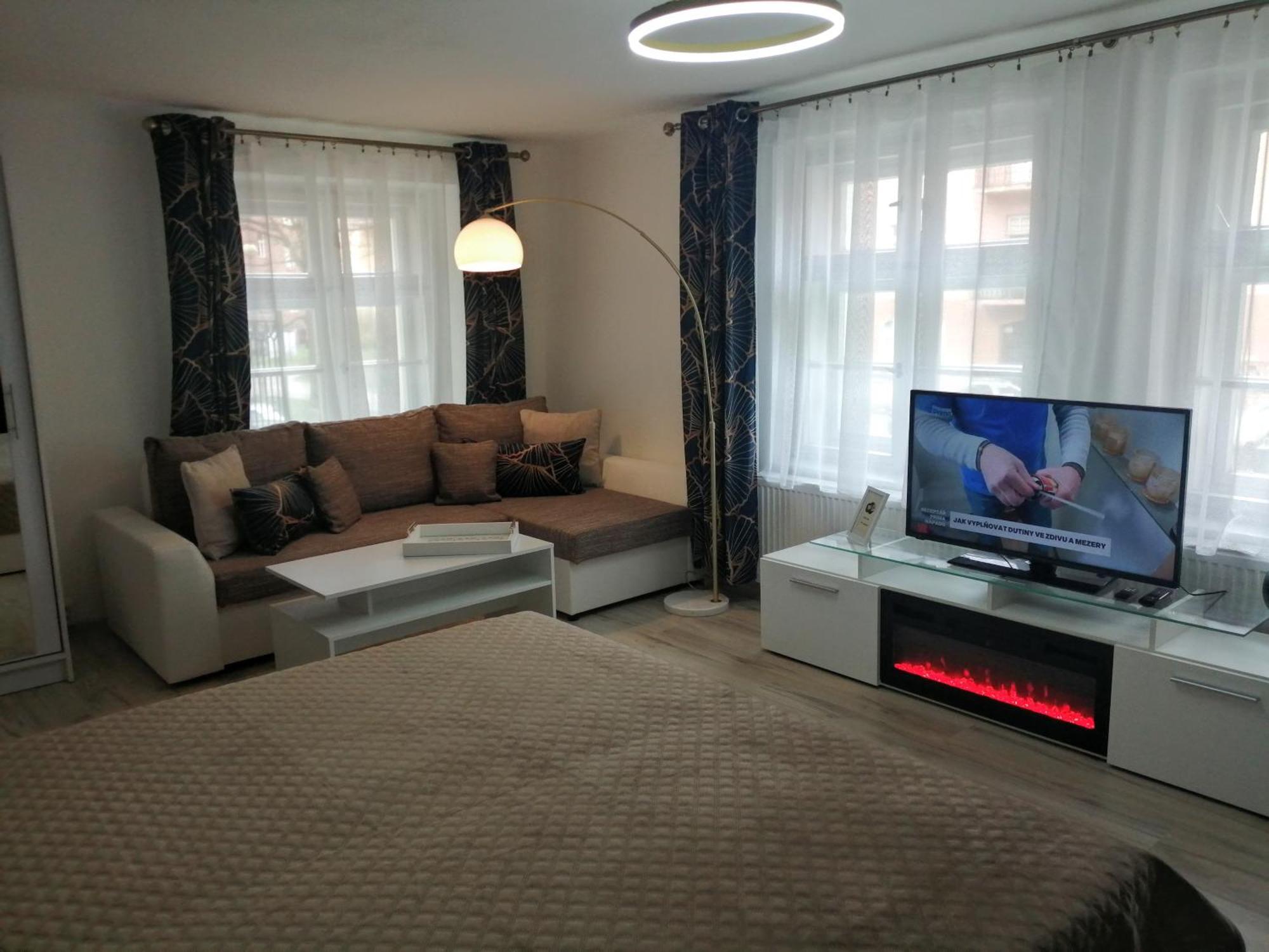 Apartman Deluxe Cheb Bagian luar foto