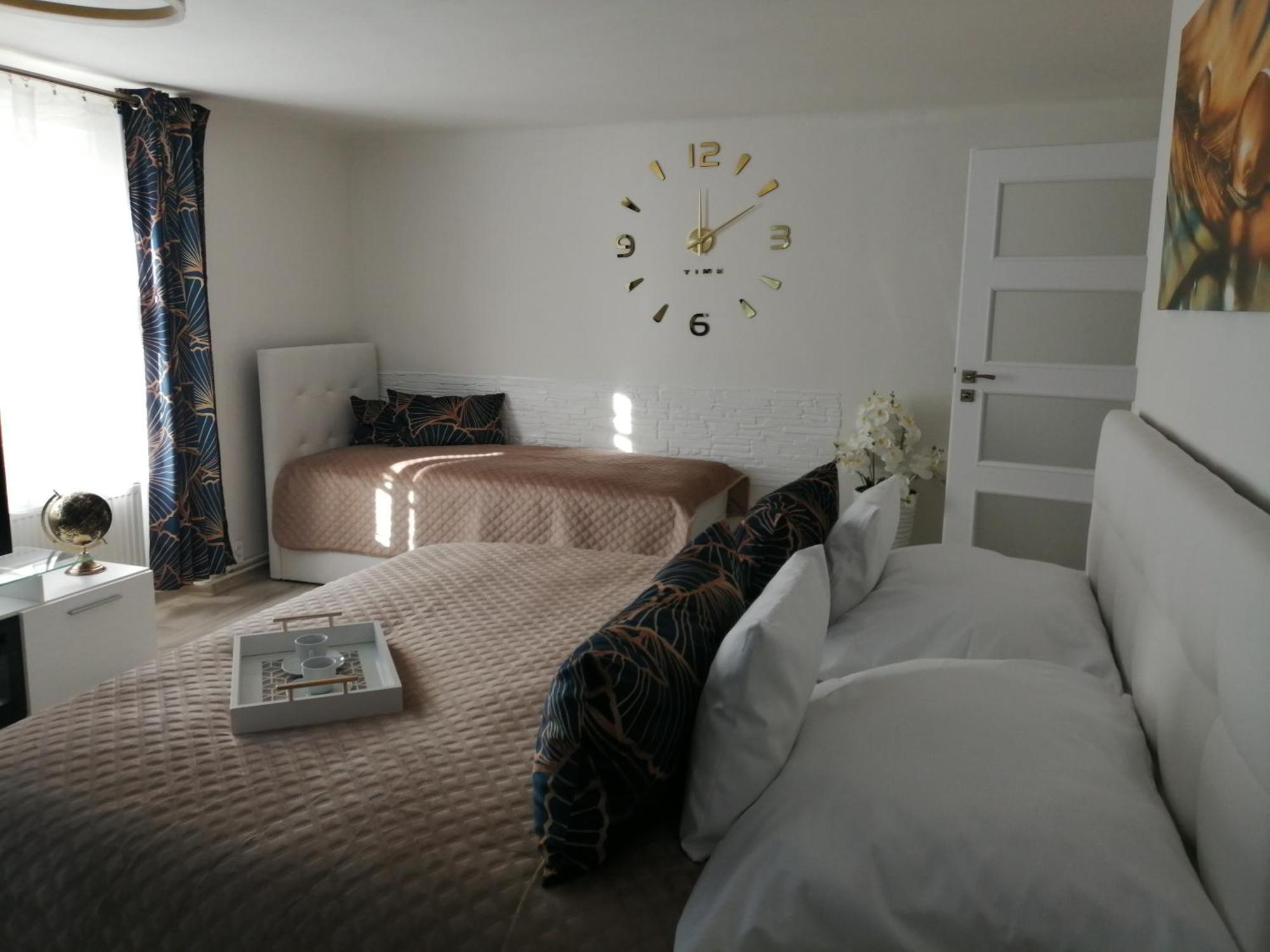 Apartman Deluxe Cheb Bagian luar foto